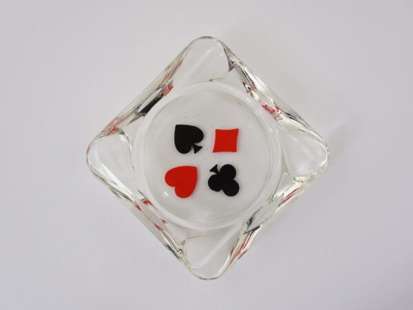 Small ashtrays with game card print